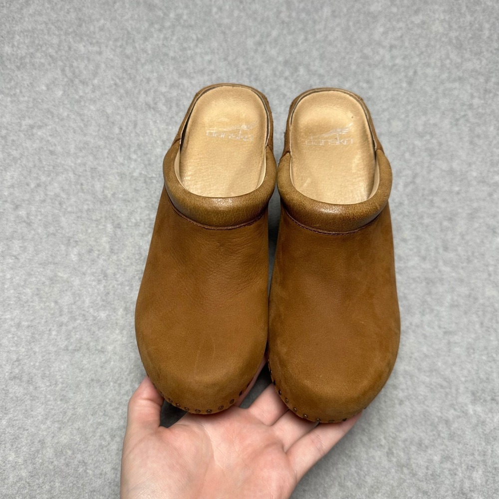 Dansko Sammy Nubuck Leather Womens 36/US 5.5 Tan Brown Studded Block Heels - Picture 4 of 8